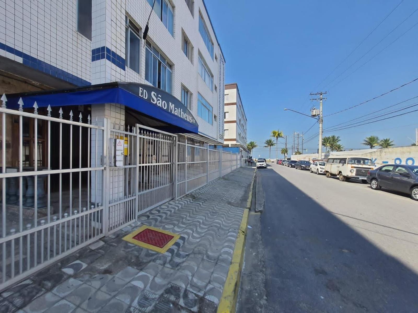 Beira Mar Tupi: Beachfront 2-bedroom With Wi-fi & Parking Apartment *